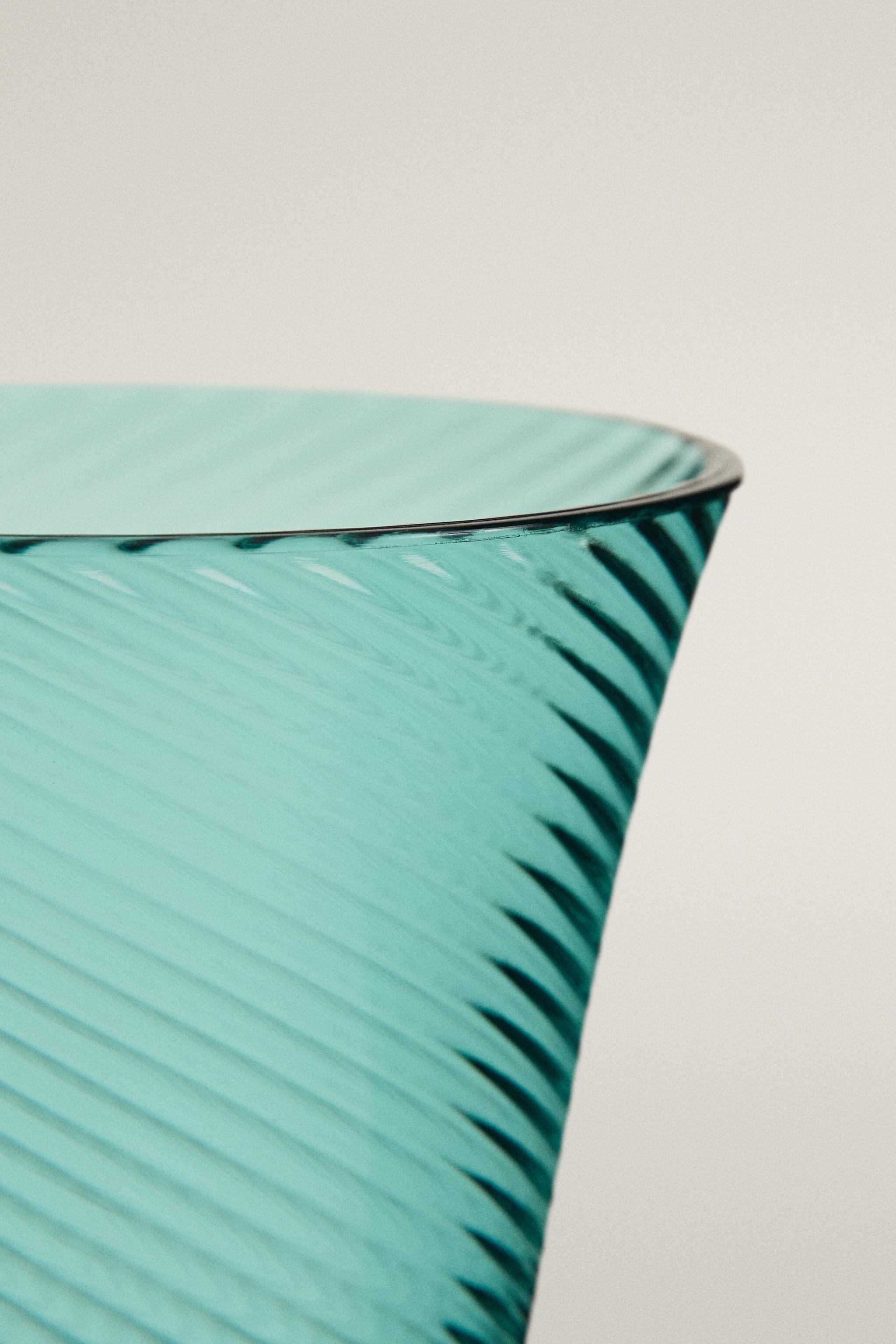 ACRYLIC GLASS WITH LINES
